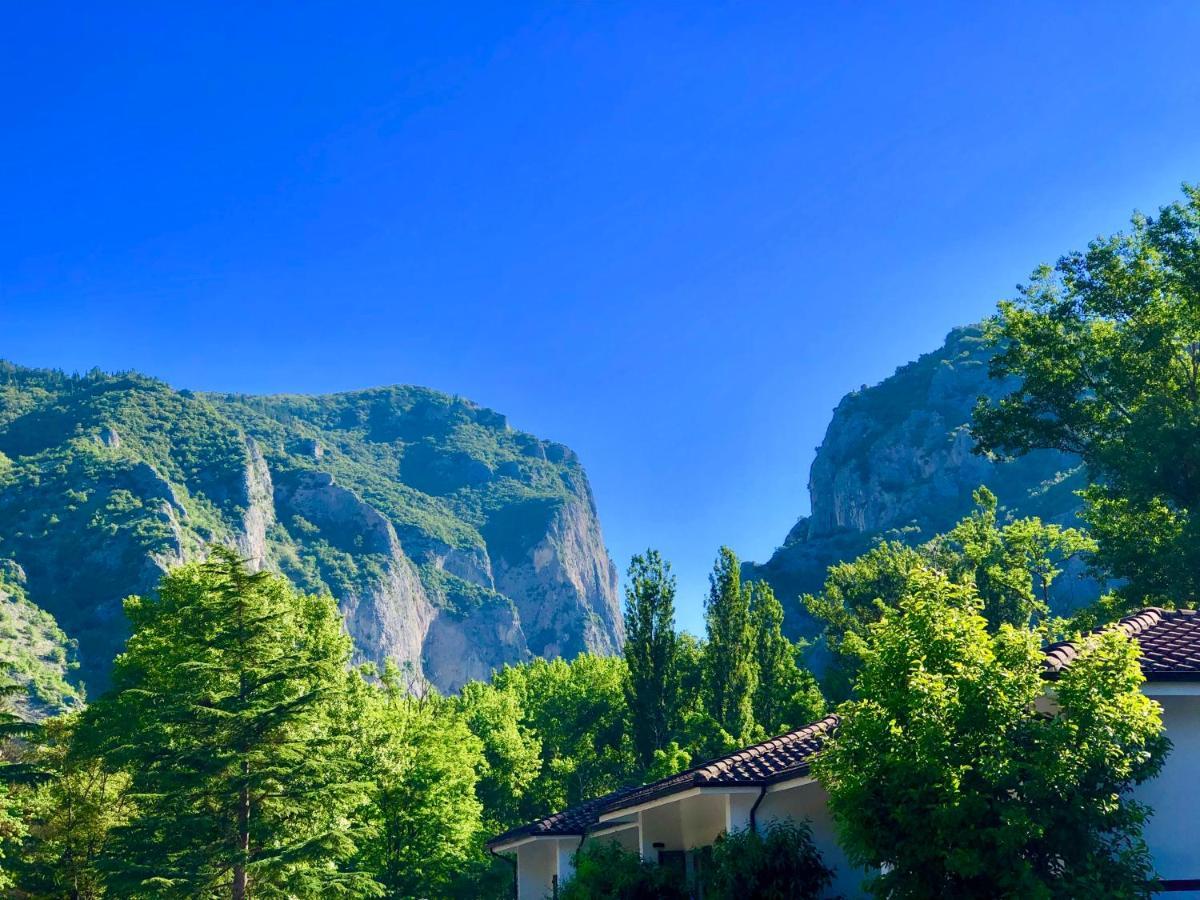 Hotel La Ginestra Acqualagna Dış mekan fotoğraf