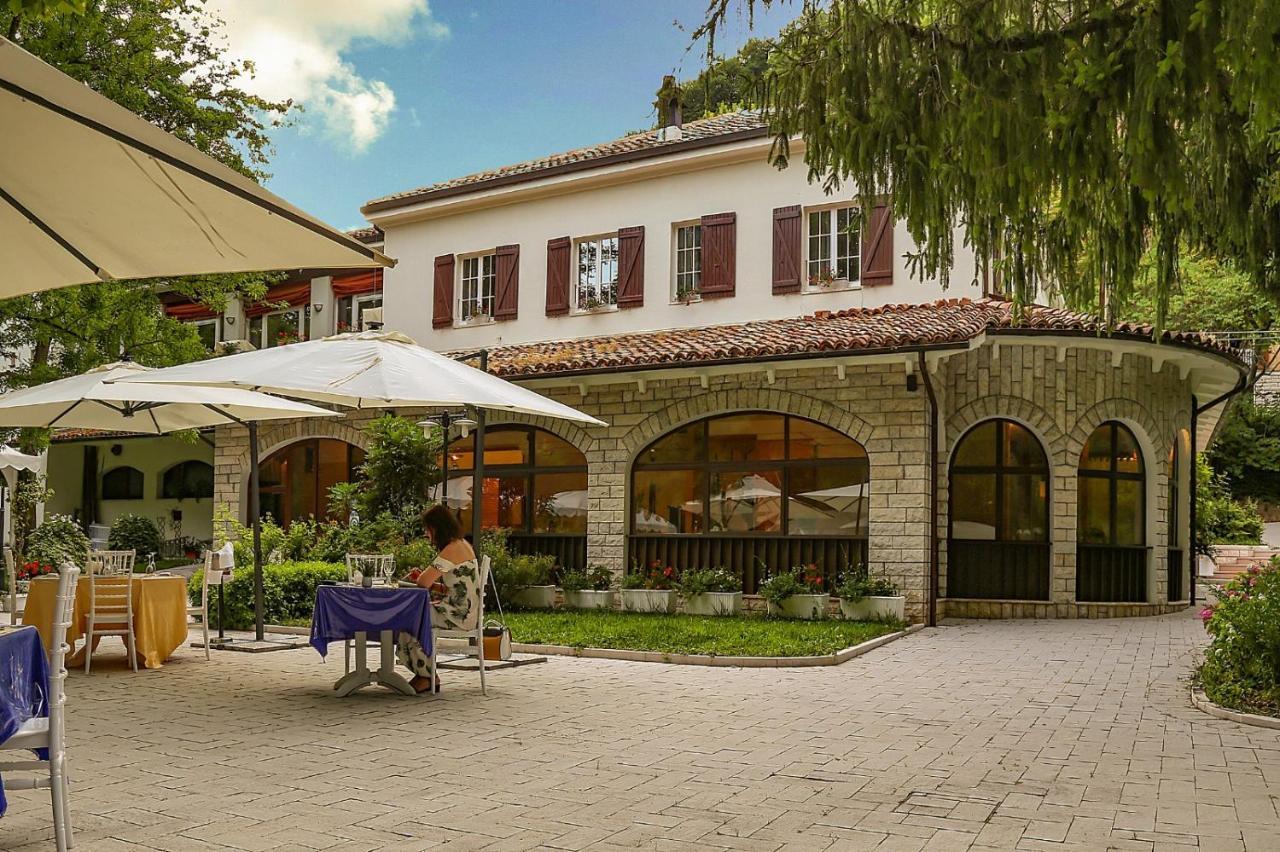 Hotel La Ginestra Acqualagna Dış mekan fotoğraf