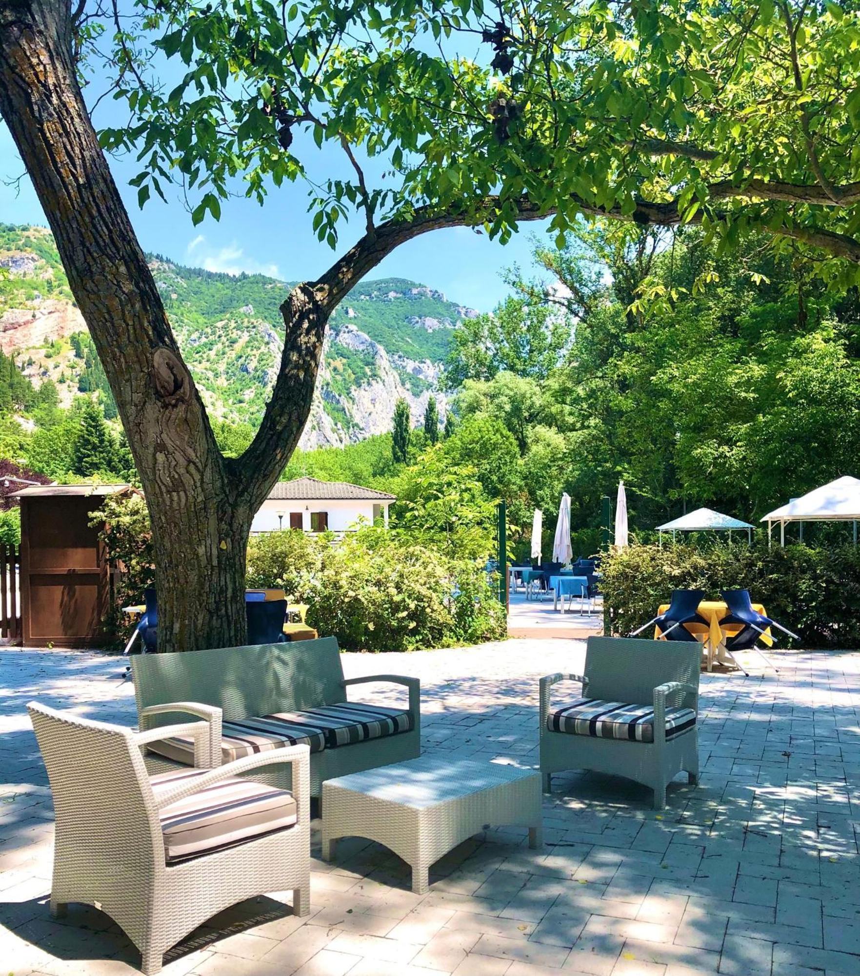 Hotel La Ginestra Acqualagna Dış mekan fotoğraf