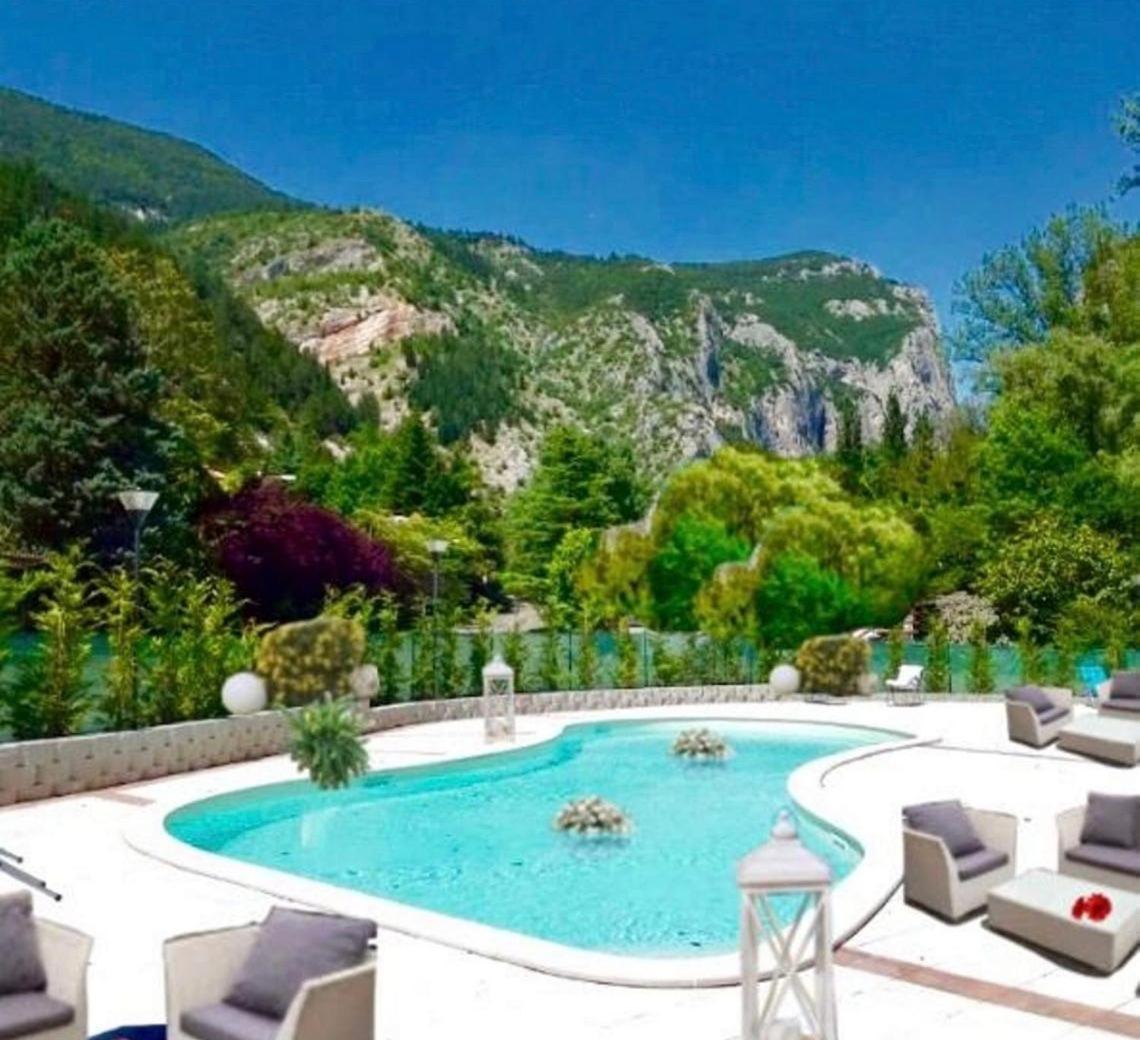 Hotel La Ginestra Acqualagna Dış mekan fotoğraf